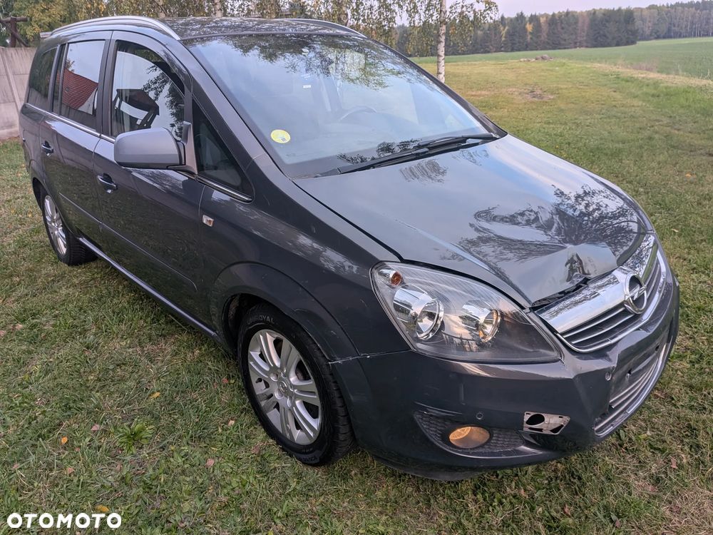 Opel Zafira 2012 photo 2