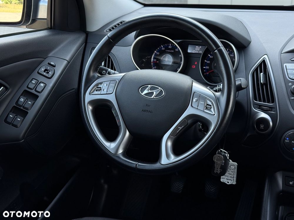 Hyundai ix35 1.6 2WD Fifa World Cup Edition - 17