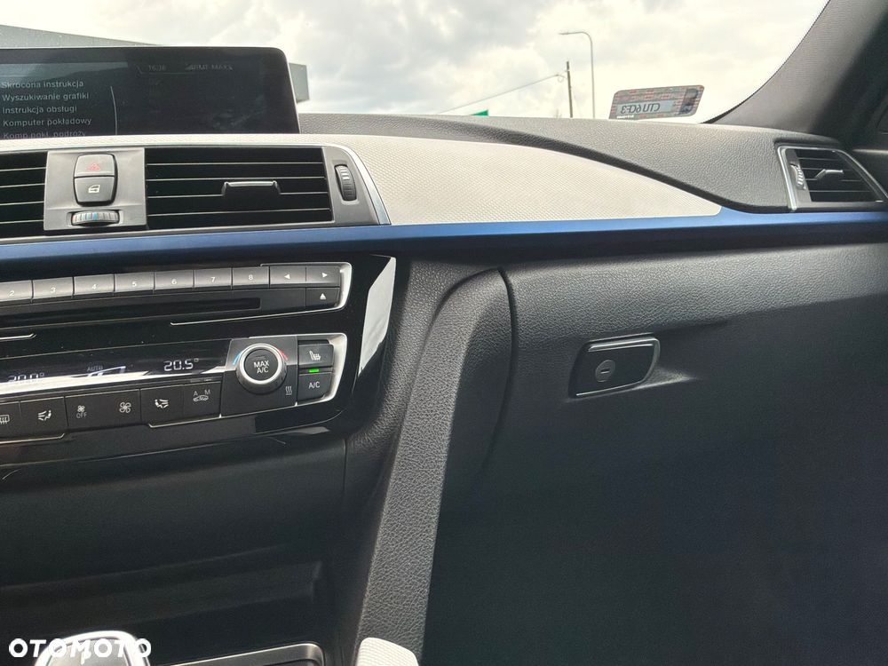 BMW Seria 3 320i M Sport - 25