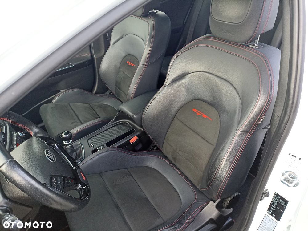 Kia Ceed Cee'd 1.6 T-GDI GT - 28