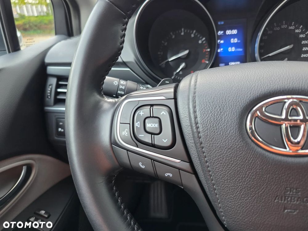Toyota Avensis - 29