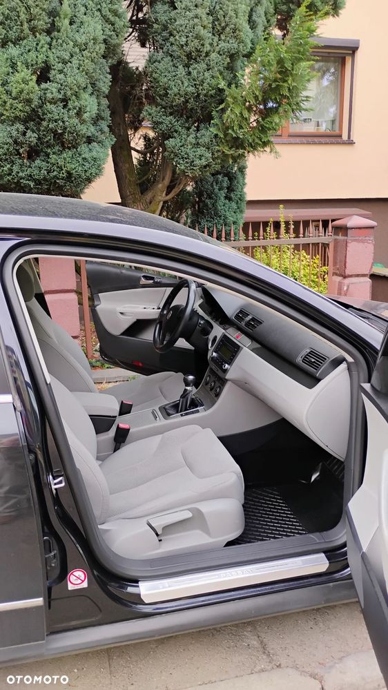 Volkswagen Passat 2.0 FSI Comfortline - 16