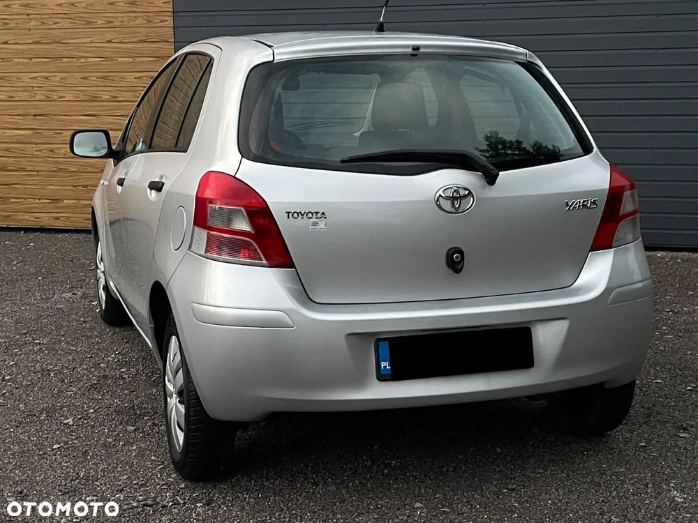 Toyota Yaris 1.0 Luna - 4