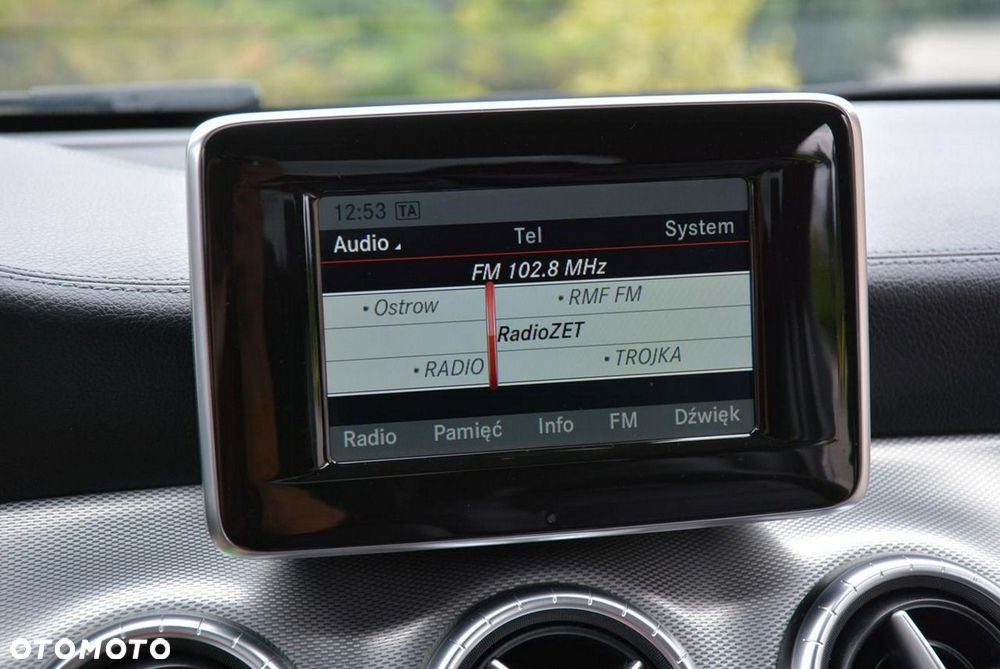 Mercedes-Benz CLA 200 7G-DCT AMG Line - 28