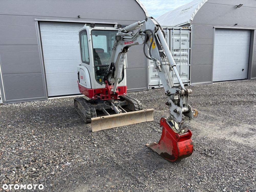 Takeuchi TB225 - 4