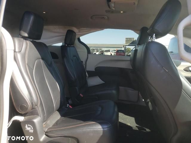 Chrysler Pacifica - 6