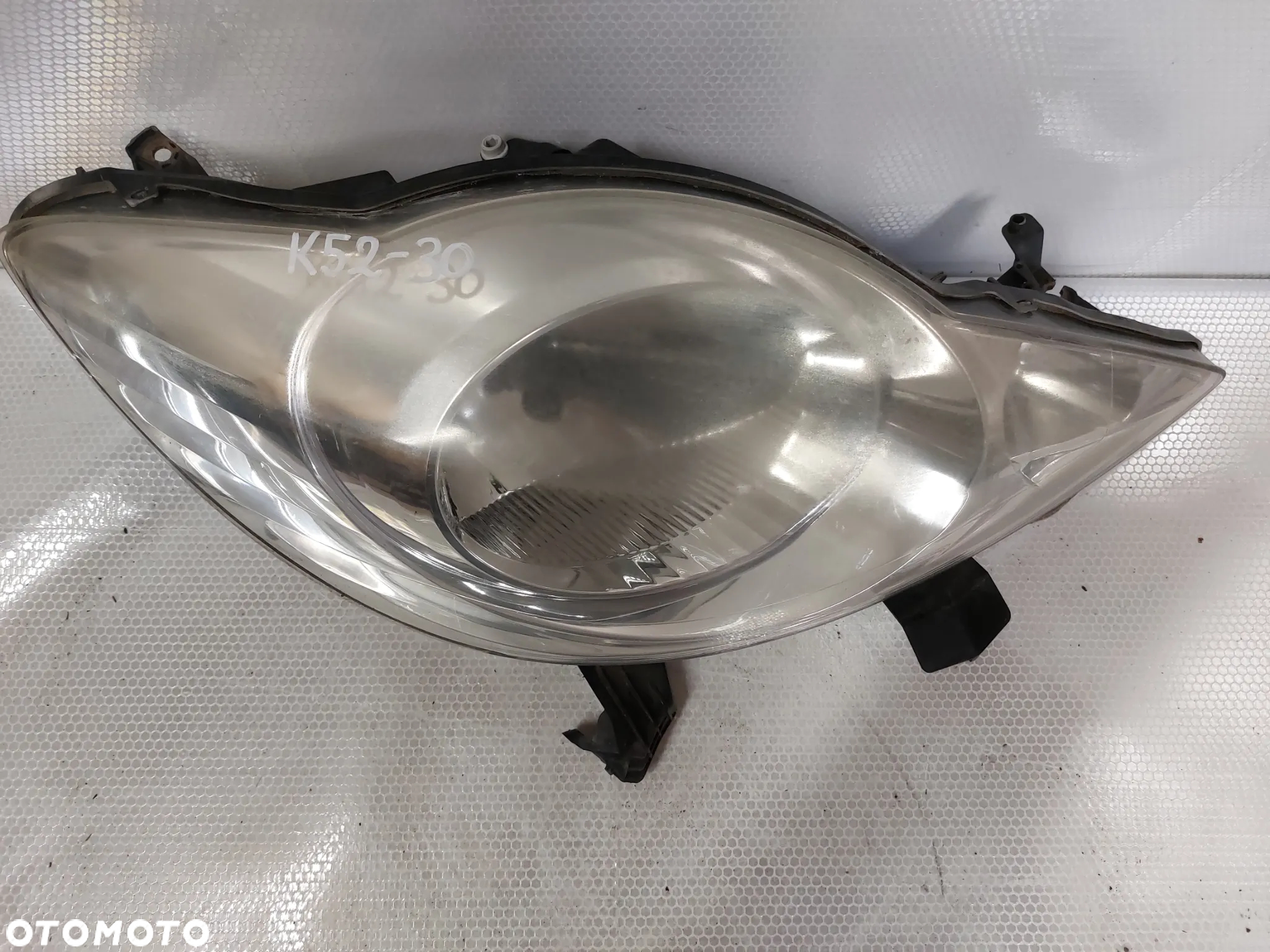 .  LAMPA PRZOD PRZEDNIA PRAWA PEUGEOT 107 - 2