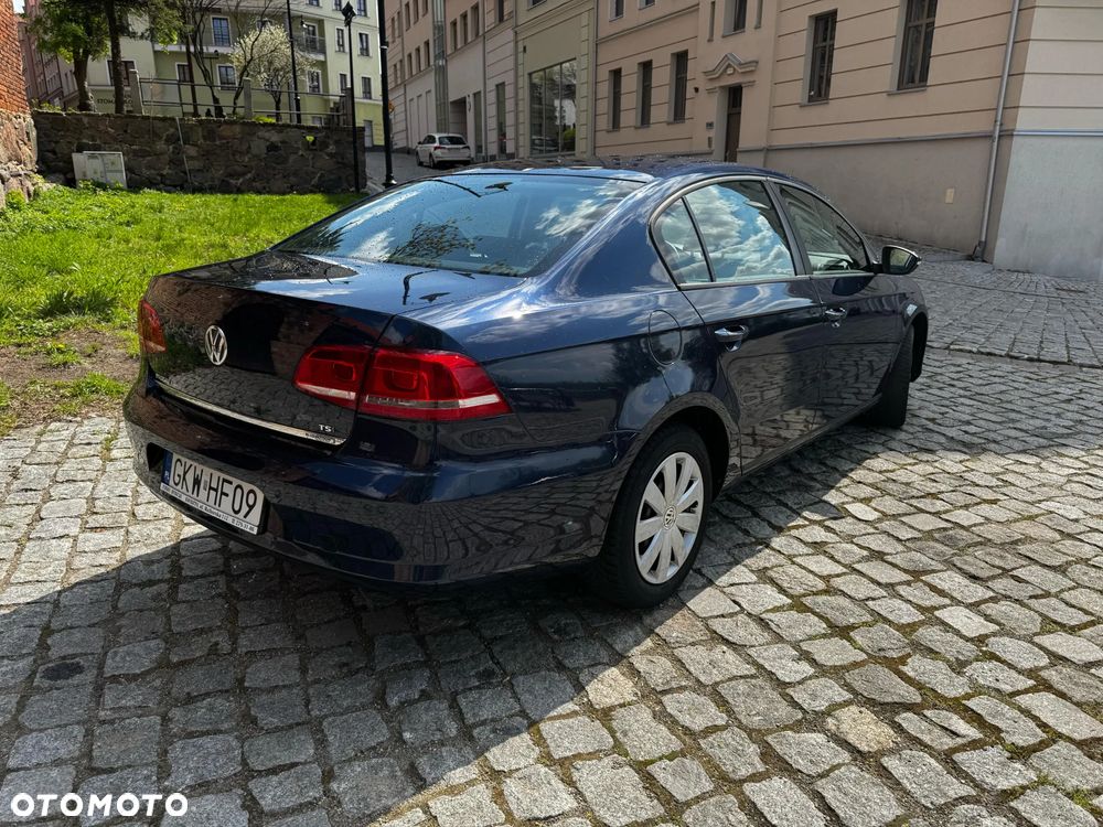 Volkswagen Passat - 5