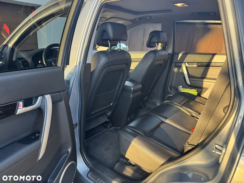 Chevrolet Captiva 2.2 D LTZ - 23