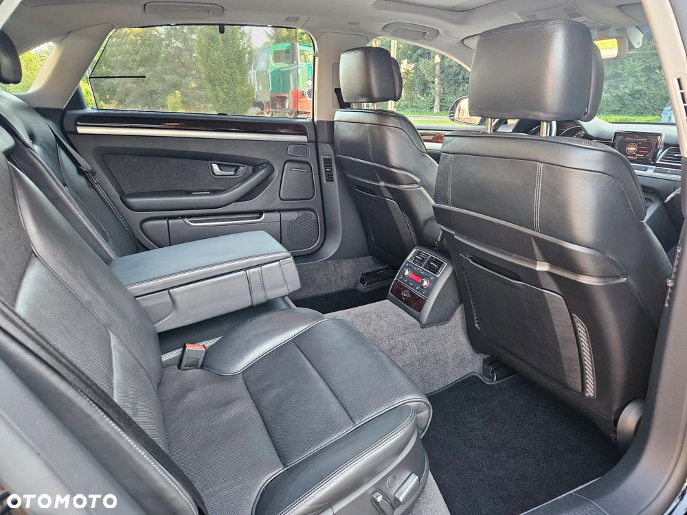 Audi A8 4.2 FSI L Quattro - 12