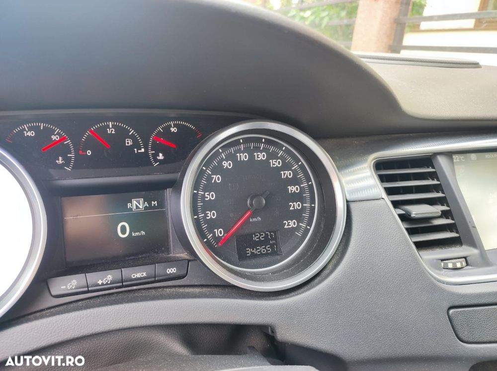 Peugeot 508 RXH Hybrid4 - 38