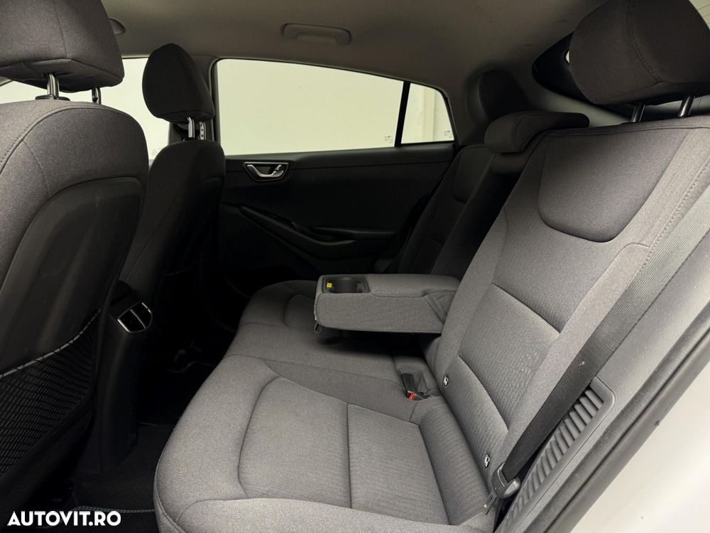 Hyundai IONIQ - 15