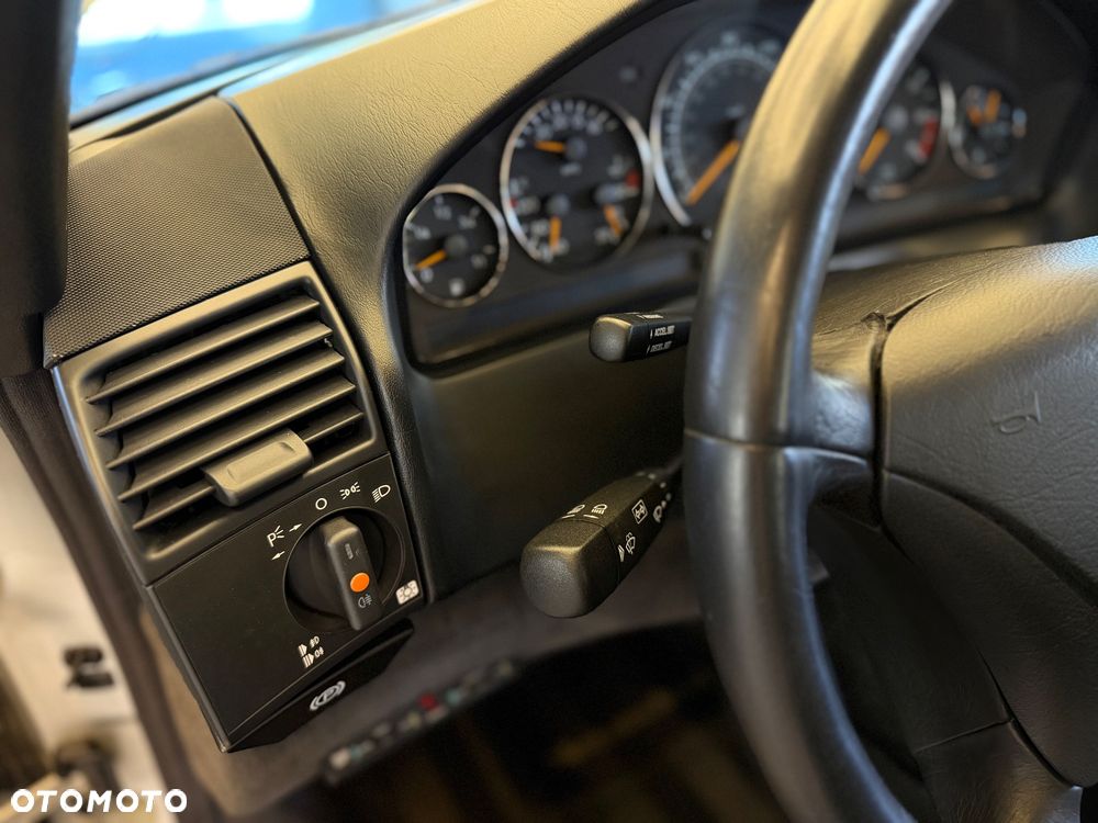 Mercedes-Benz SL - 24