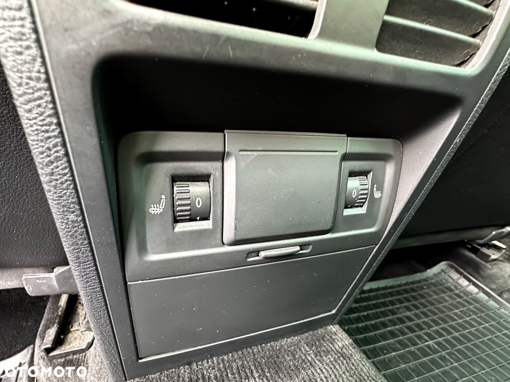 Volkswagen Passat 2.0 TDI Highline DSG - 29