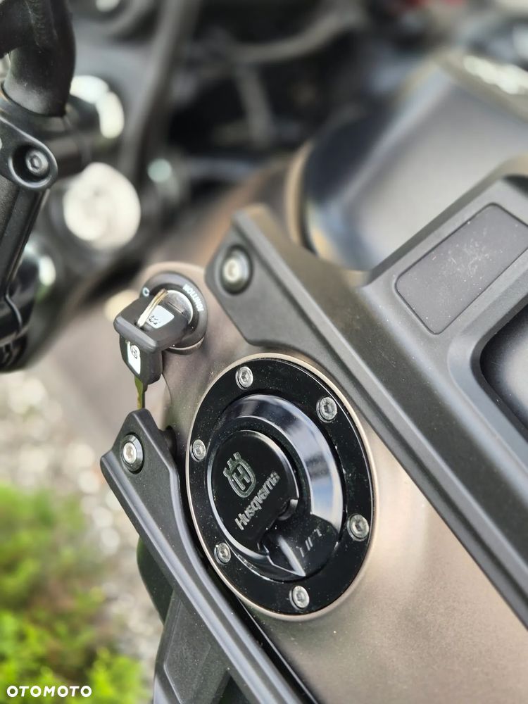 Husqvarna Svartpilen - 16