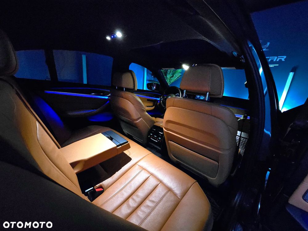 BMW Seria 5 530i - 12