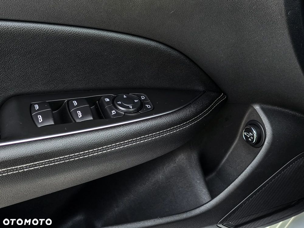 Opel Insignia - 17