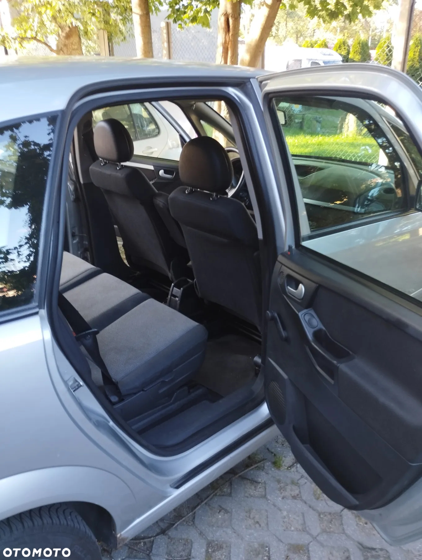 Opel Meriva 1.6 16V Essentia - 14