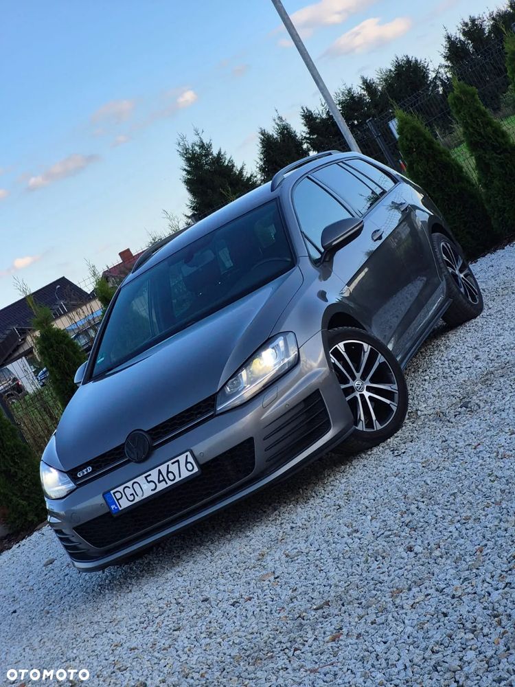 Volkswagen Golf - 2