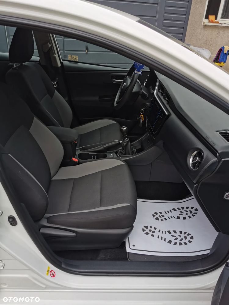 Toyota Auris 1.4 D-4D Dynamic - 15