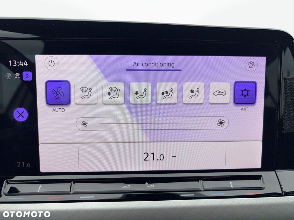 Volkswagen Golf - 22