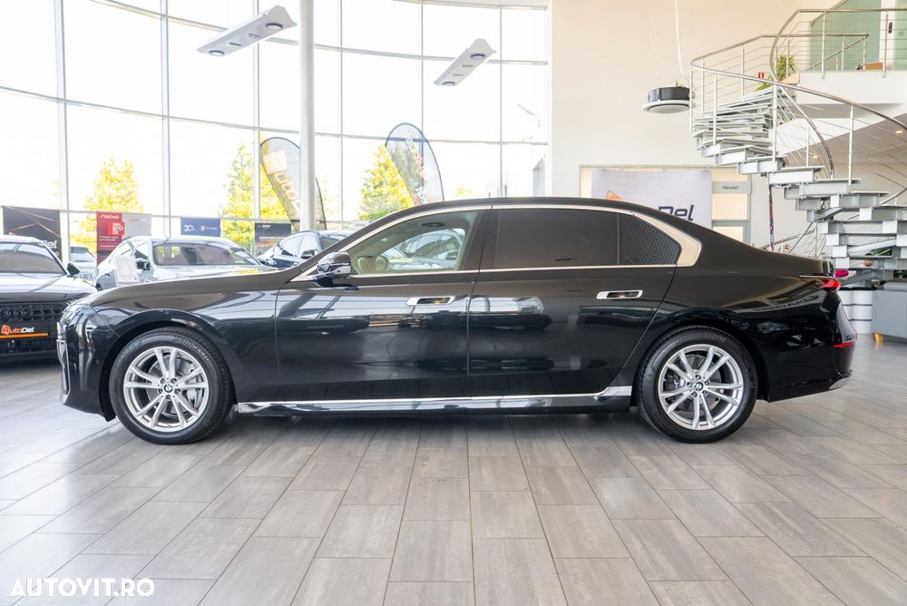 BMW Seria 7 740d xDrive MHEV - 12