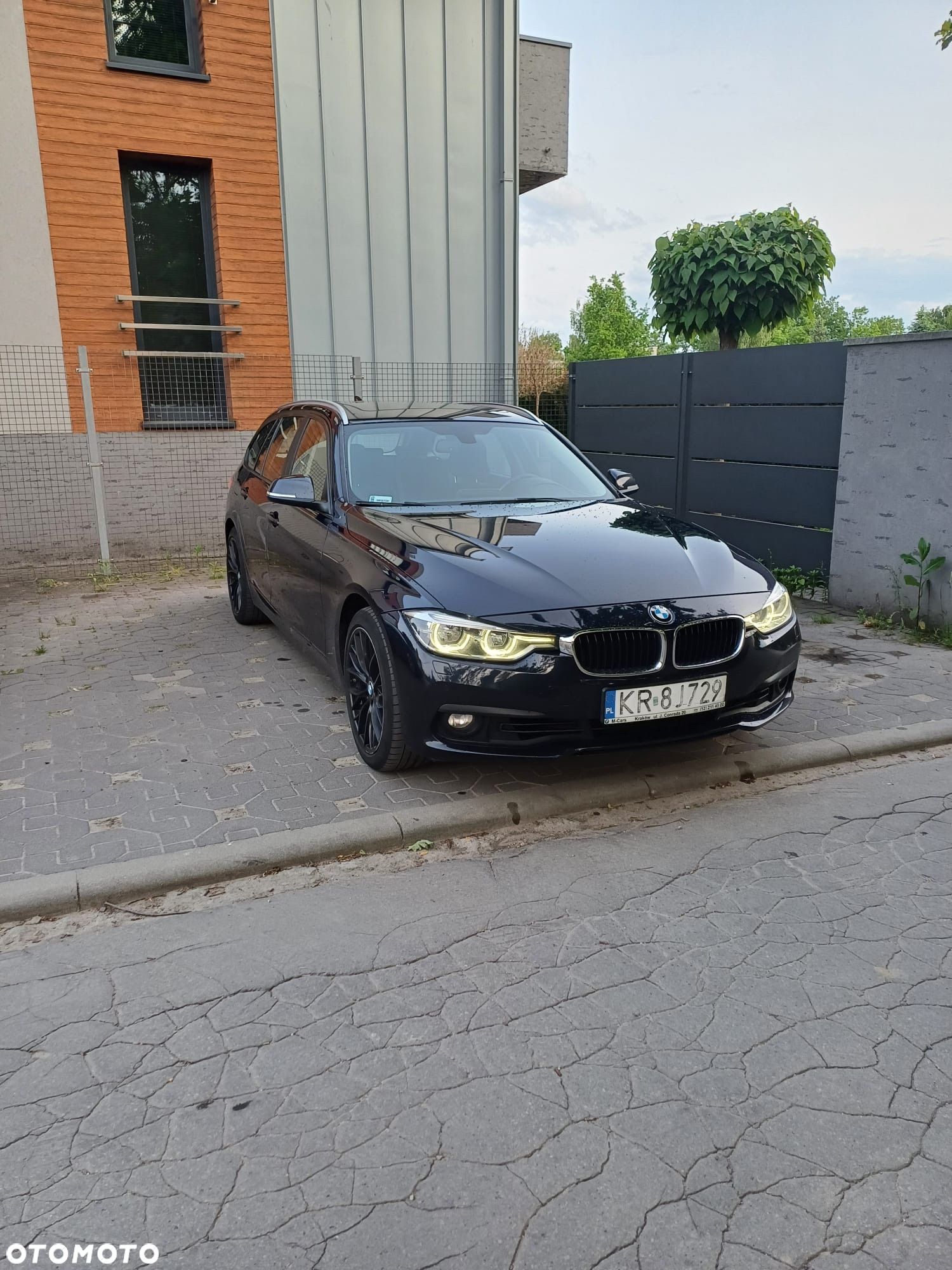 BMW Seria 3 330i xDrive - 1