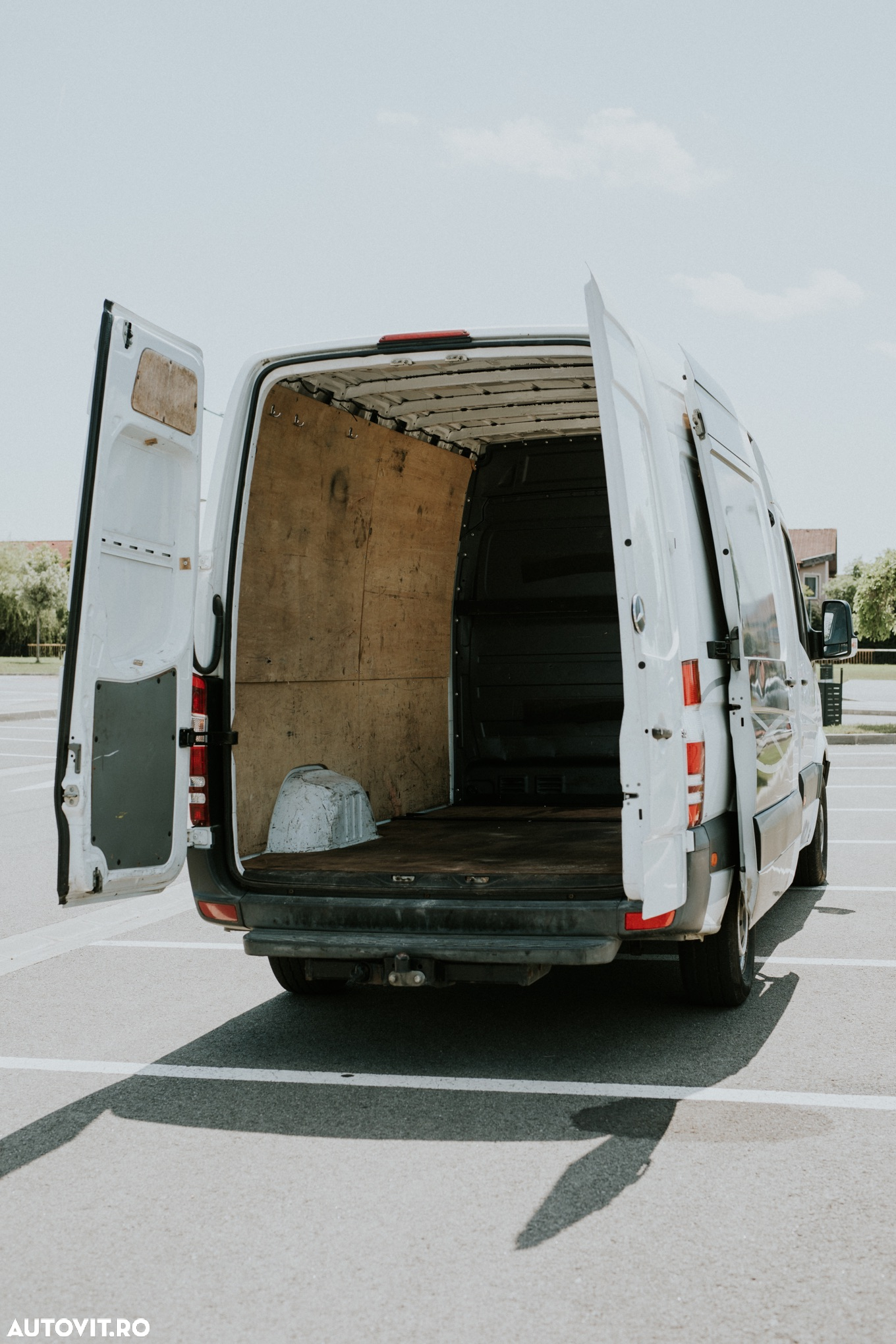 Mercedes-Benz Sprinter - 14