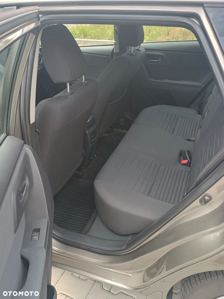 Toyota Auris 1.6 Premium - 7