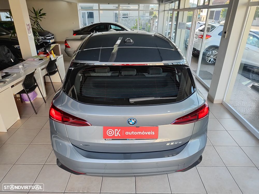 BMW 225xe Active Tourer - 11