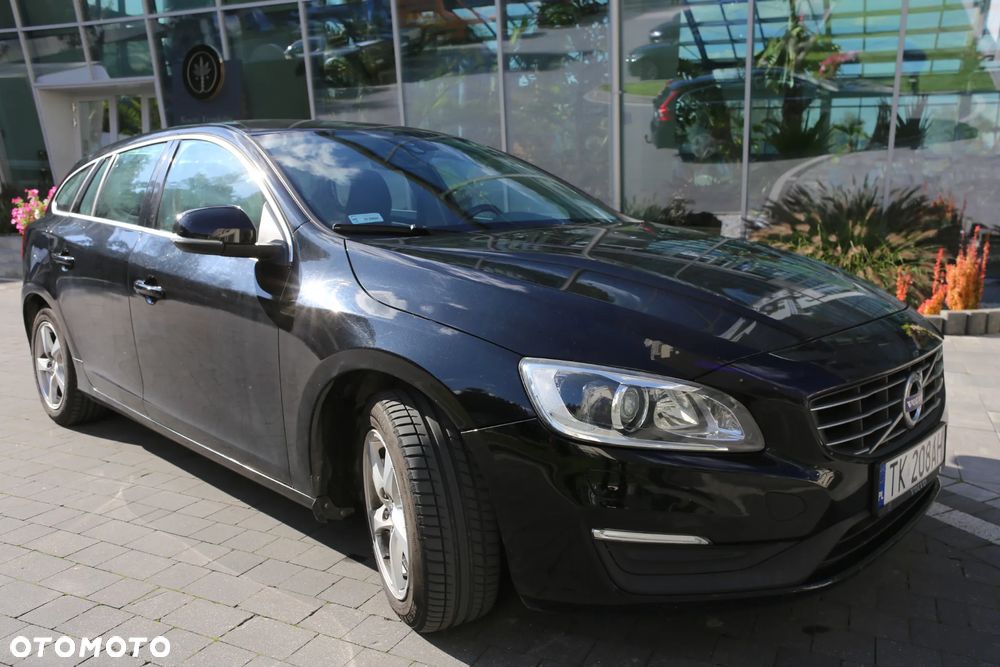 Volvo V60 D3 Drive-E Dynamic Edition (Momentum) - 1