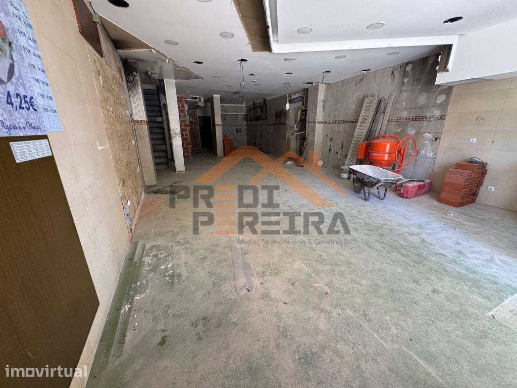 Situada em Odivelas/Ribeirada, Loja com 200 m2, garagem e arrumos, ... - Grande imagem: 3/23