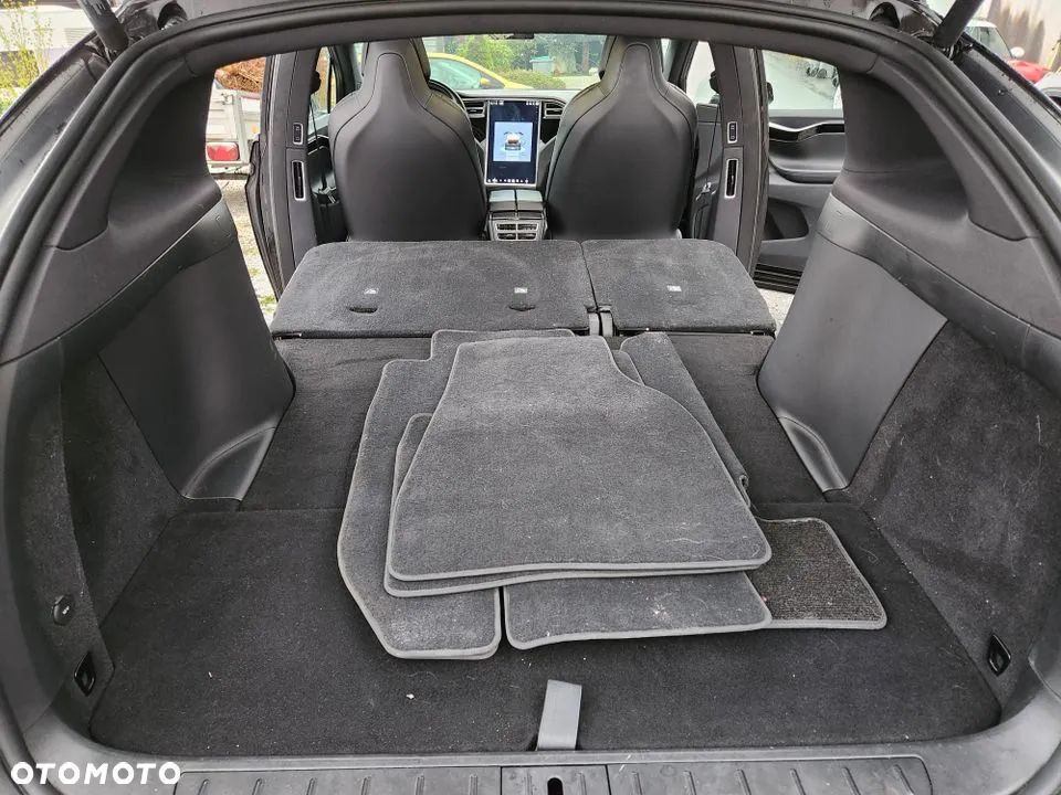 Tesla Model X Long Range Plus - 21