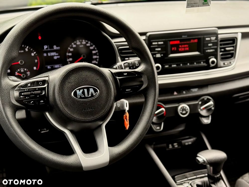 Kia Rio 1.4 L - 11