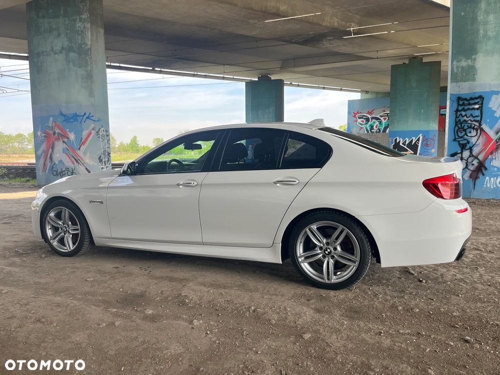 BMW Seria 5 550i xDrive Luxury Line - 2
