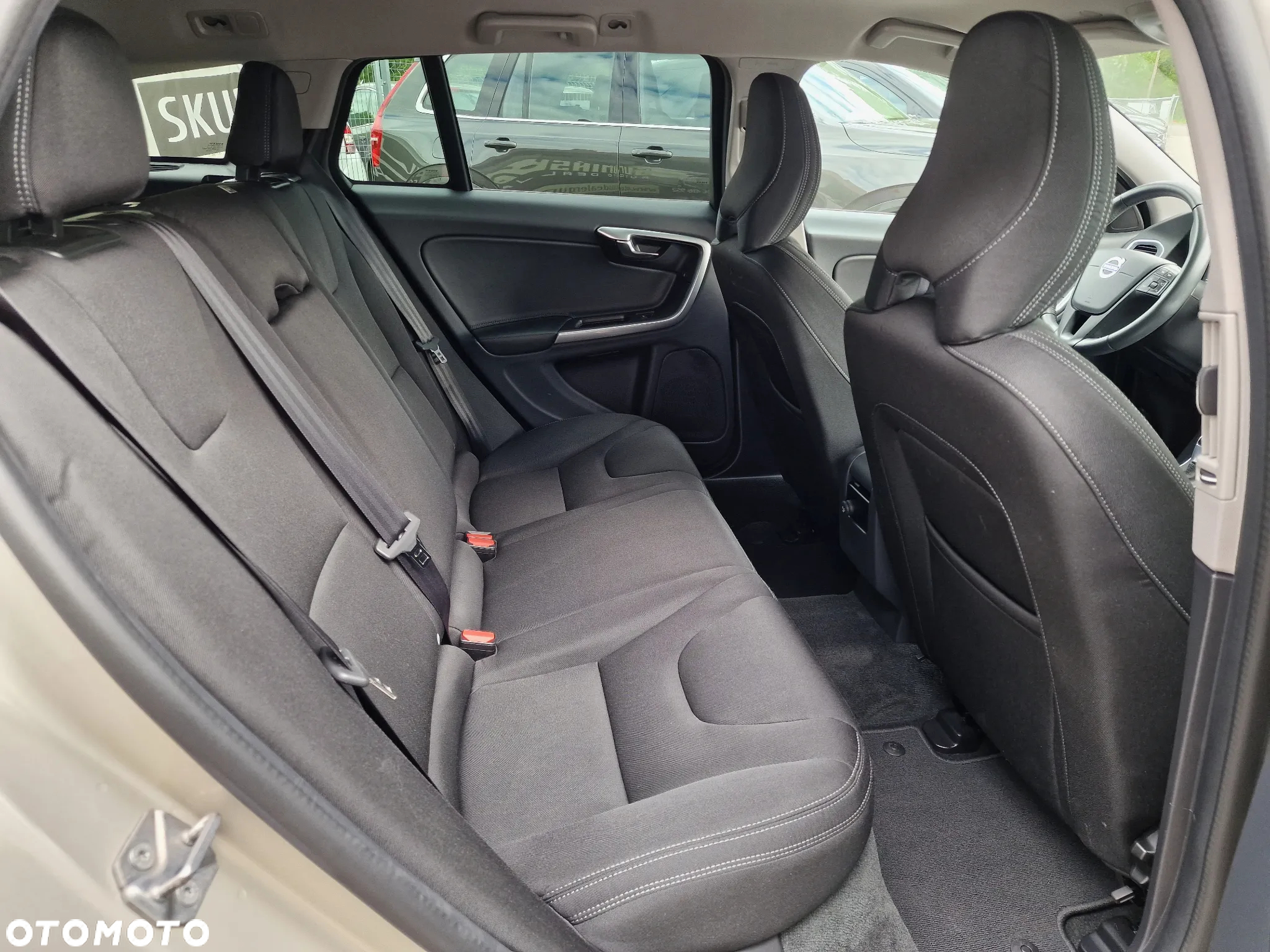 Volvo V60 D2 Geartronic Momentum - 22