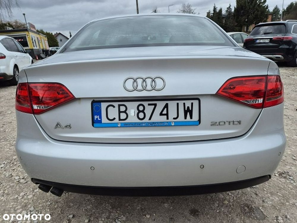 Audi A4 Limousine - 4