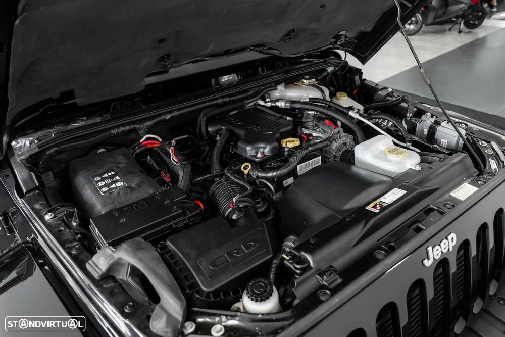 Jeep Wrangler Unlimited 2.8 CRD ATX Sahara Adventure Edition - 27