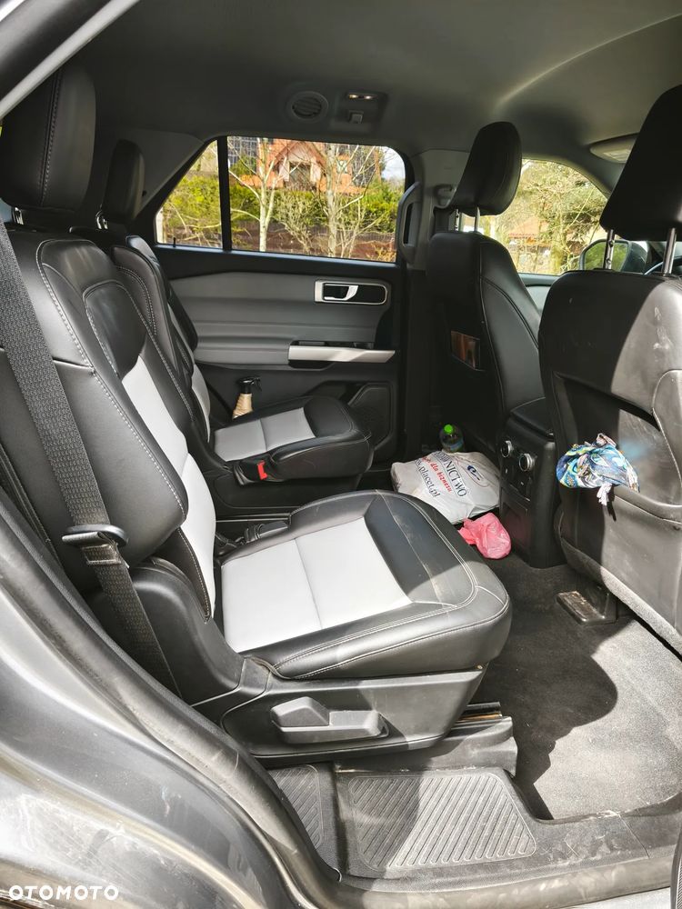 Ford Explorer - 10