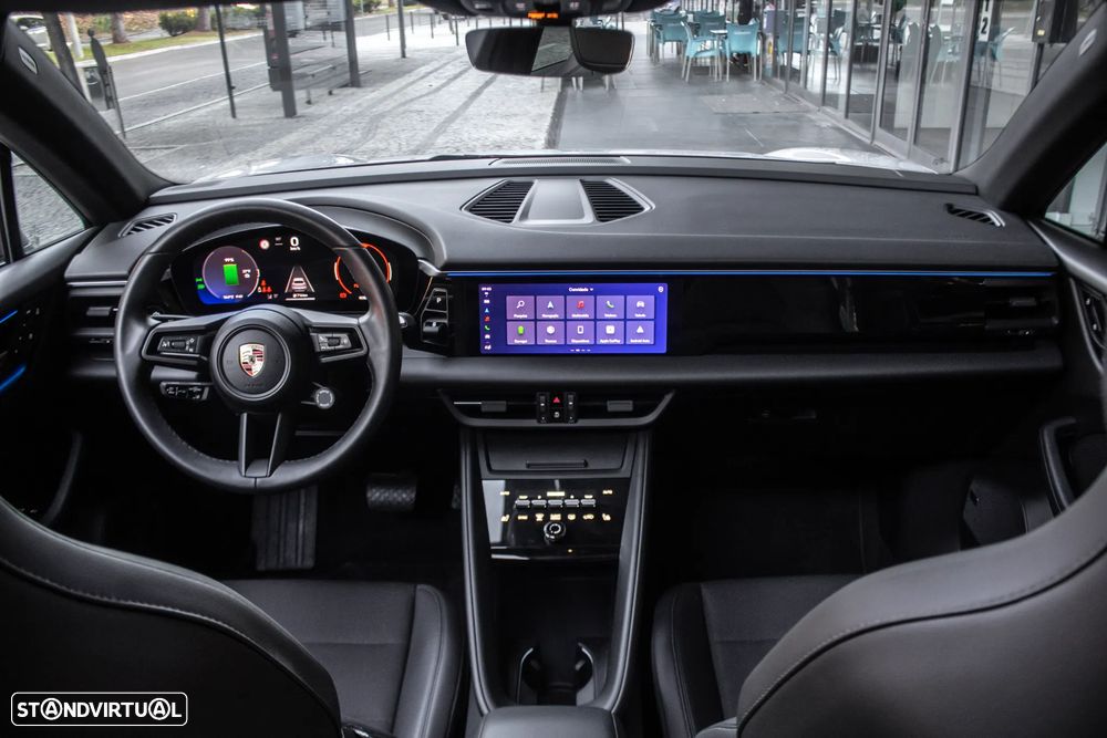 Porsche Macan Electric 4 - 36