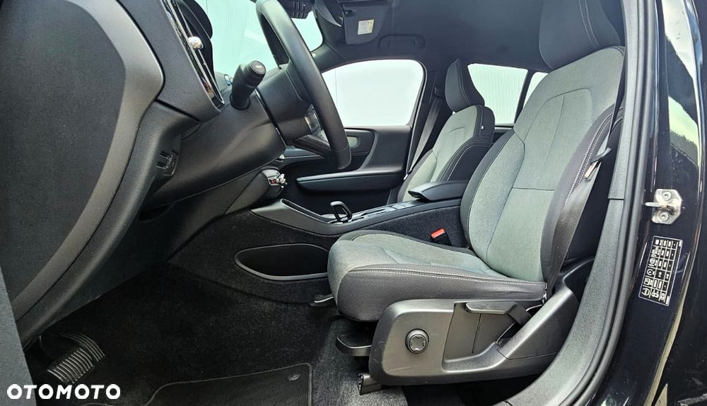 Volvo XC 40 T3 Momentum Pro - 16