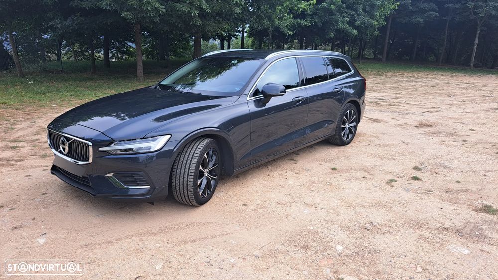 Volvo V60 2.0 D3 Momentum Plus - 1