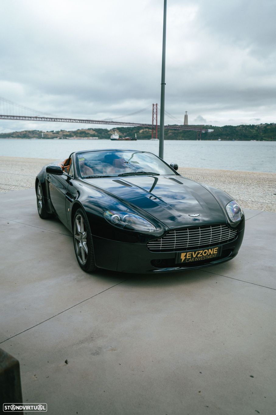 Aston Martin Vantage Roadster - 2