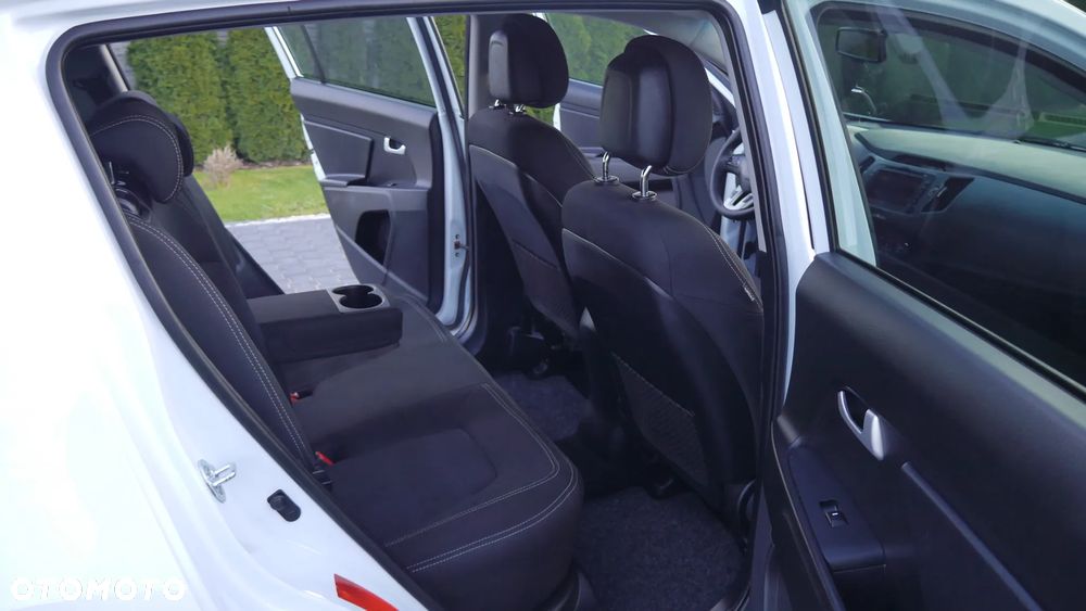 Kia Sportage 1.7 CRDI 2WD Dream-Team Edition - 26