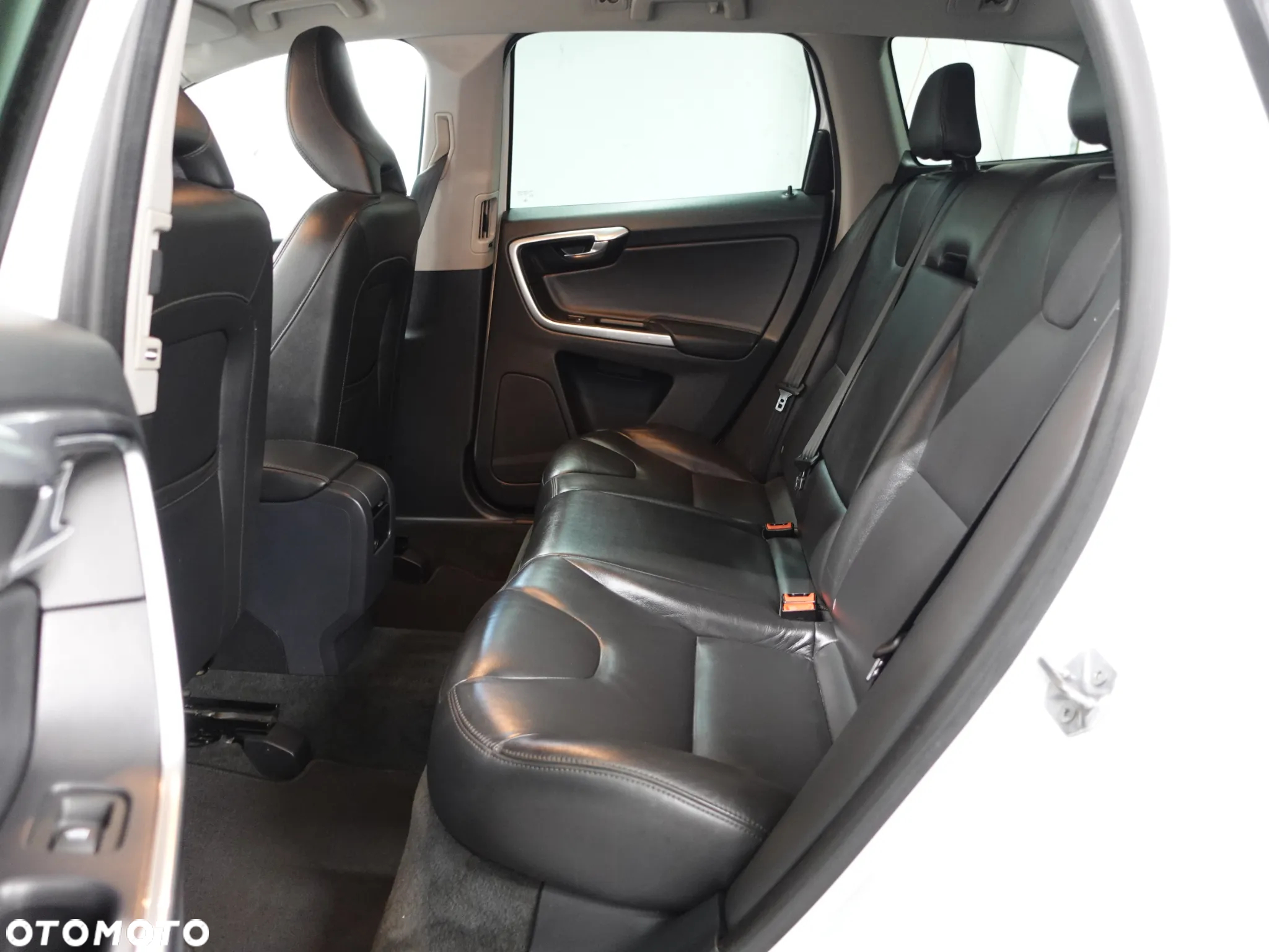 Volvo XC 60 D4 AWD Summum - 27