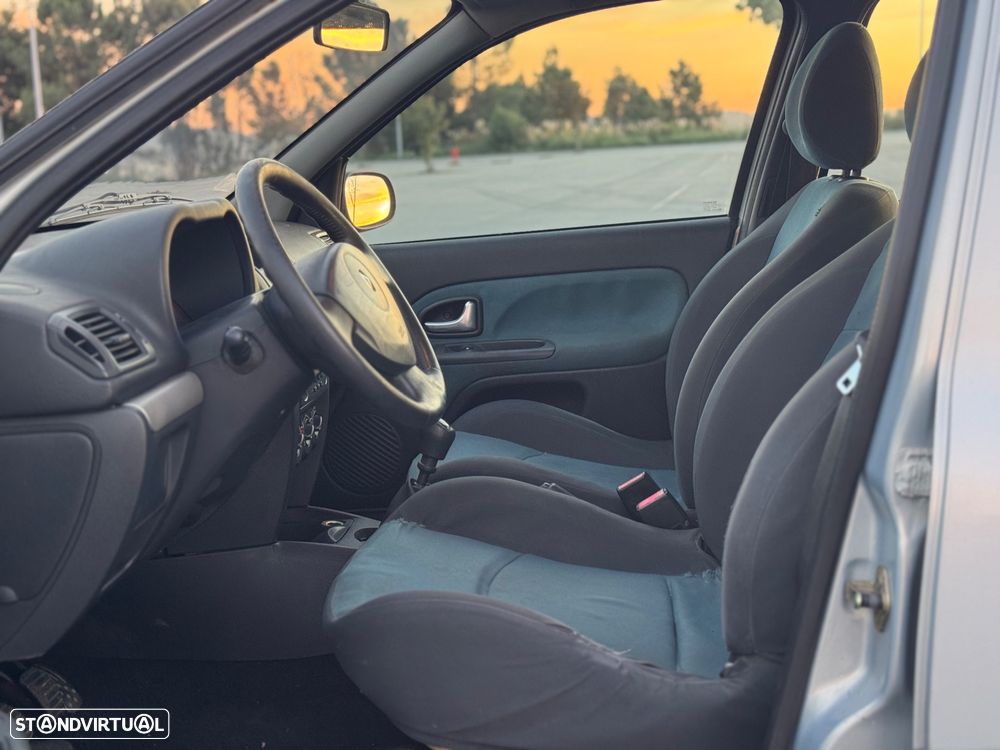 Renault Clio 1.2 16V Billabong - 13