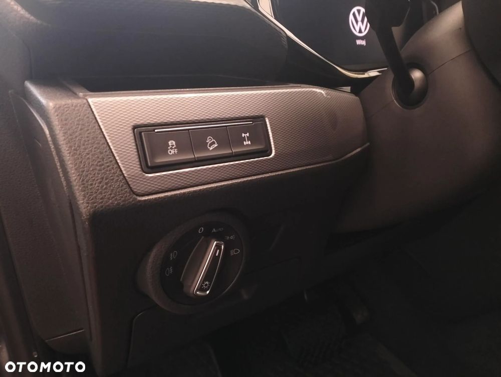 Volkswagen Multivan - 13