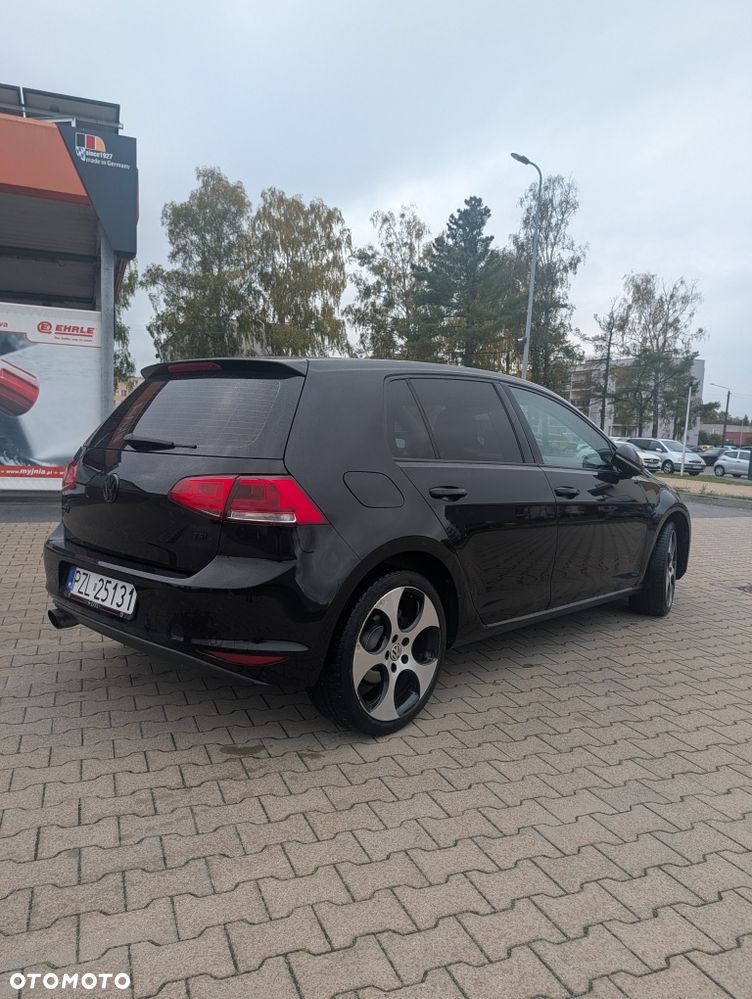 Volkswagen Golf - 4