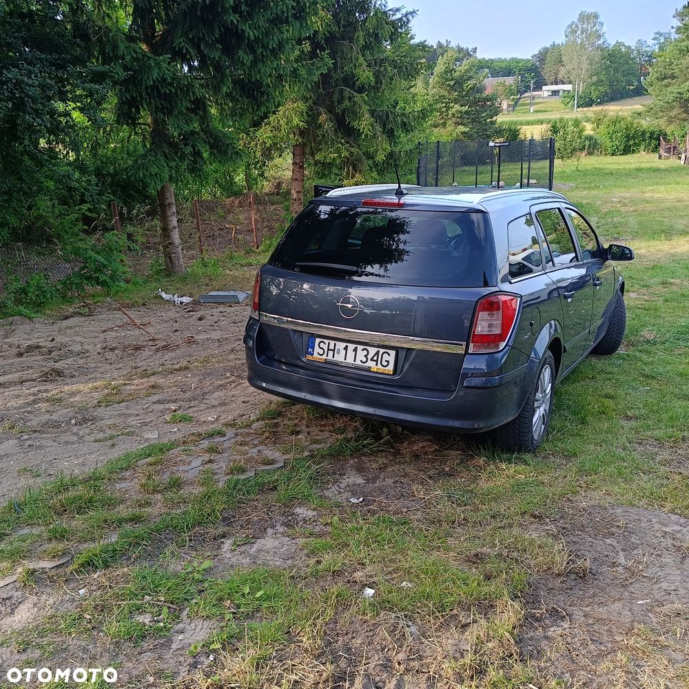Opel Astra 1.8 Caravan Automatik NAVI - 2