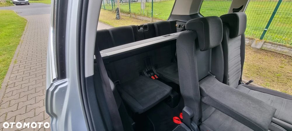 Volkswagen Touran 2.0 TDI SCR DSG Highline - 29
